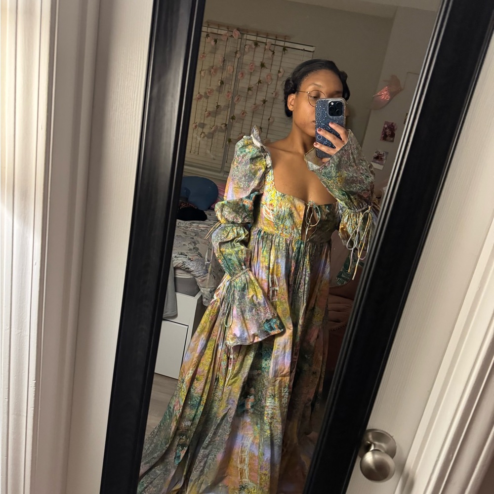 Selkie Bridge Rapunzel Gown - Picture 2 of 4